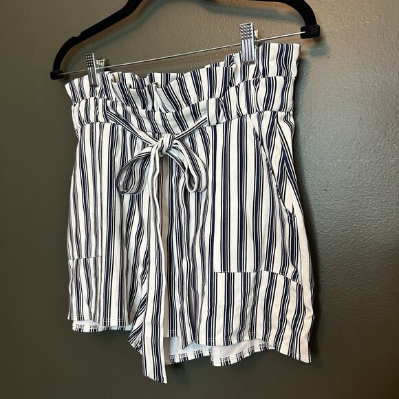 NWT Express Navy Blue White Striped Paper Bag Pull On Shorts S Small - Picture 2 of 5